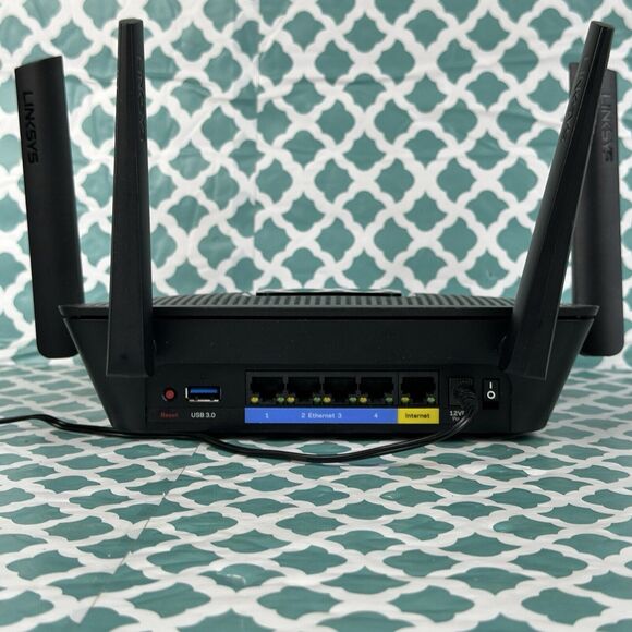 Linksys EA8300 Max-Stream Wireless AC2200 MU-MIMO‎ Tri-Band Wi-Fi Gigabit Router - Picture 4 of 8